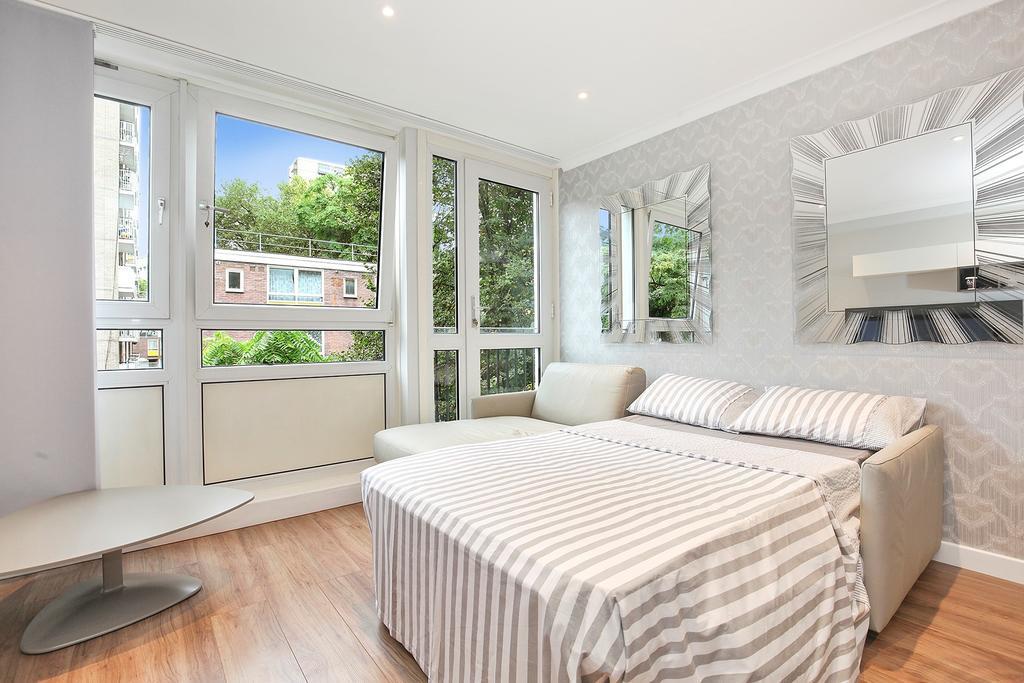 Sach'S 2 Bedrooms Apartment - No Lift London Exterior photo